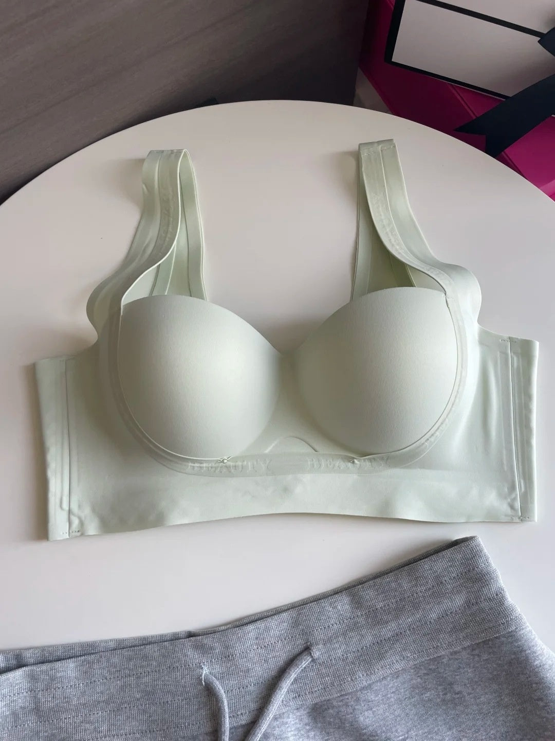 Seamless lingerie for women