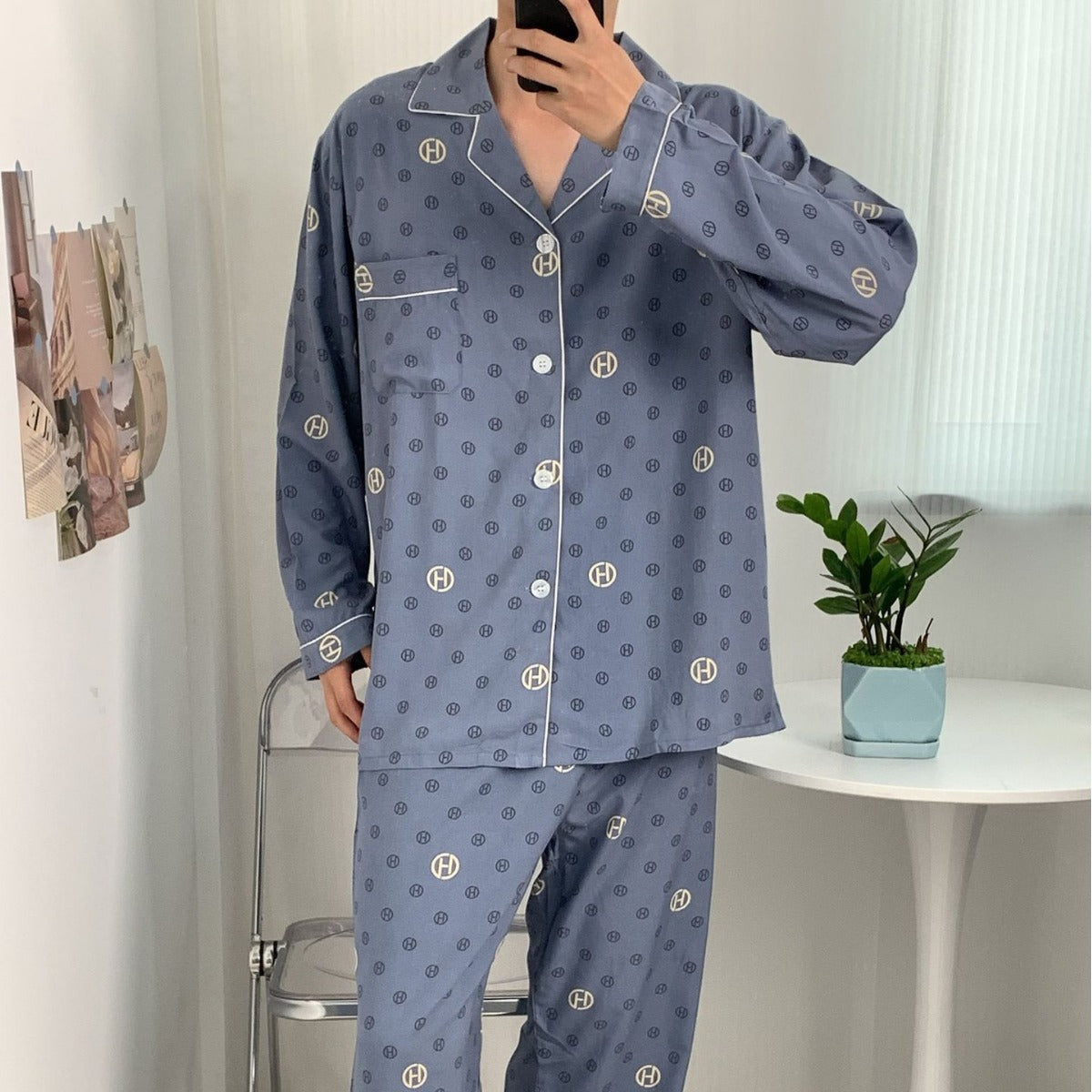 Breathable long-sleeved silk pajama set