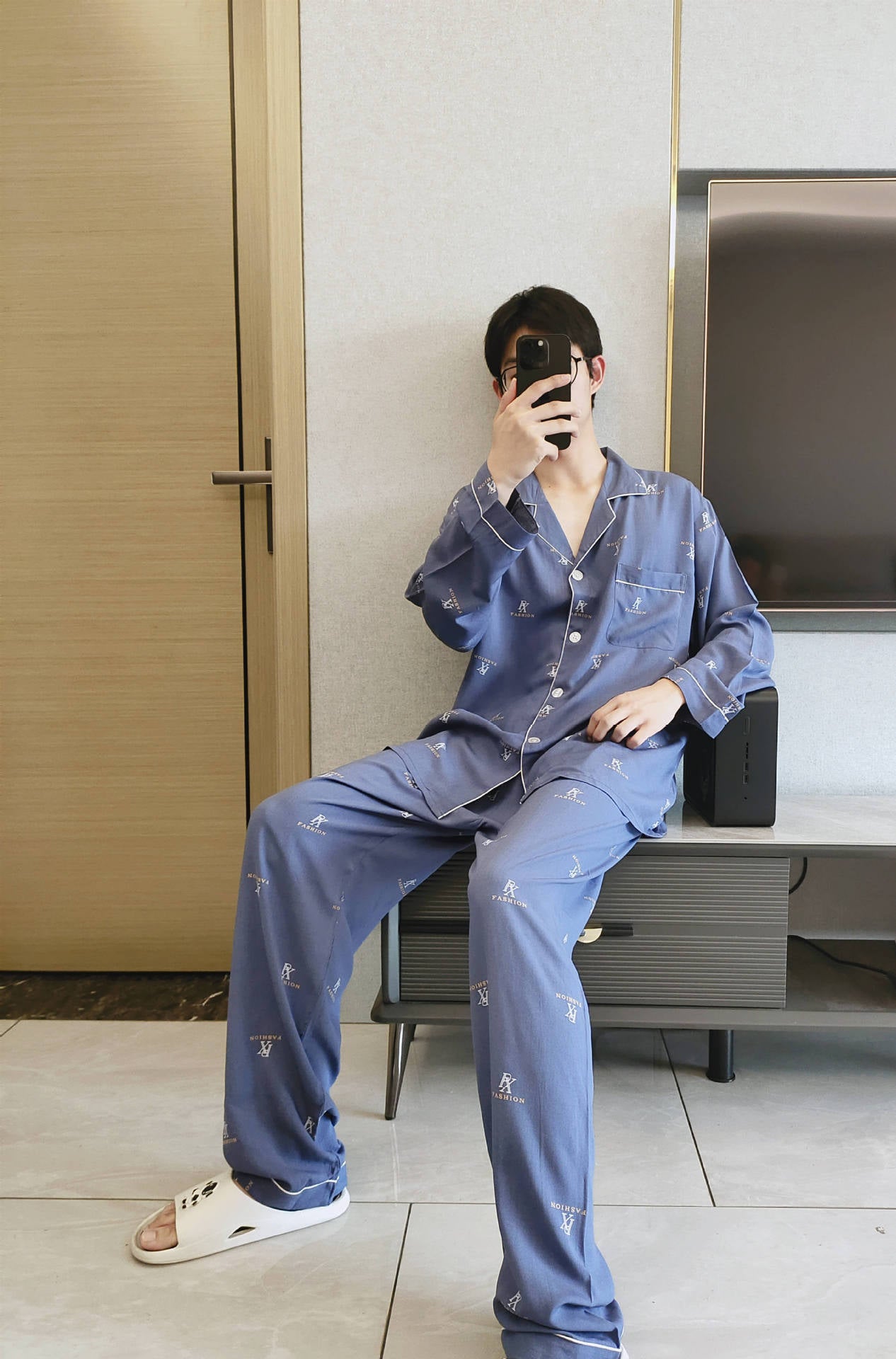 Breathable long-sleeved silk pajama set